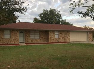 199 Redbud Ln, Sherman, TX 75090