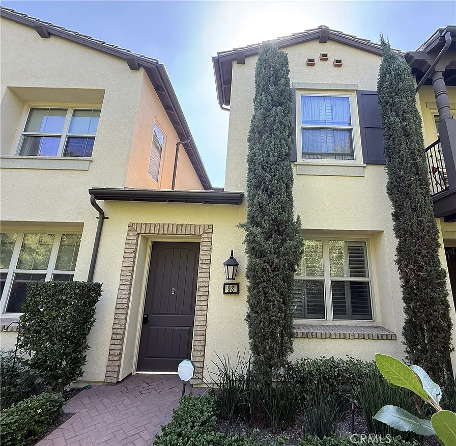 2 bed, 1378 sqft, $4,300 — Photo 2