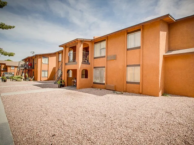 Lake Charlotte Apartments — Photo 10