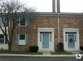 711 Trevitt Cir, Cleveland, OH 44143