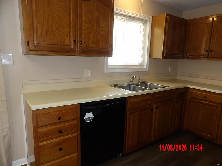 810 W Lincoln St — Photo 24