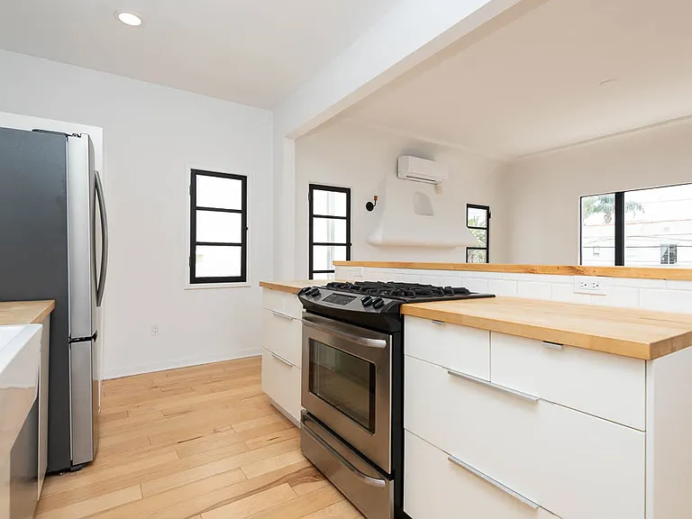414 N Curson Ave #208 — Photo 14