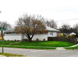 2201 Meadow Ln, West Des Moines, IA 50265