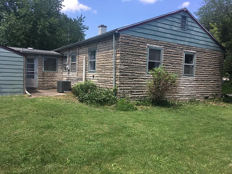 701 E Fairlawn Dr — Photo 19