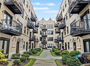 4438 N Damen Ave #4W, Chicago, IL 60625