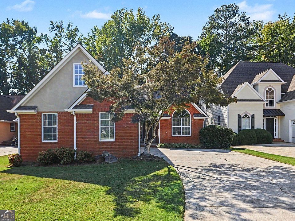 1st image of 475 Fairway Ct
