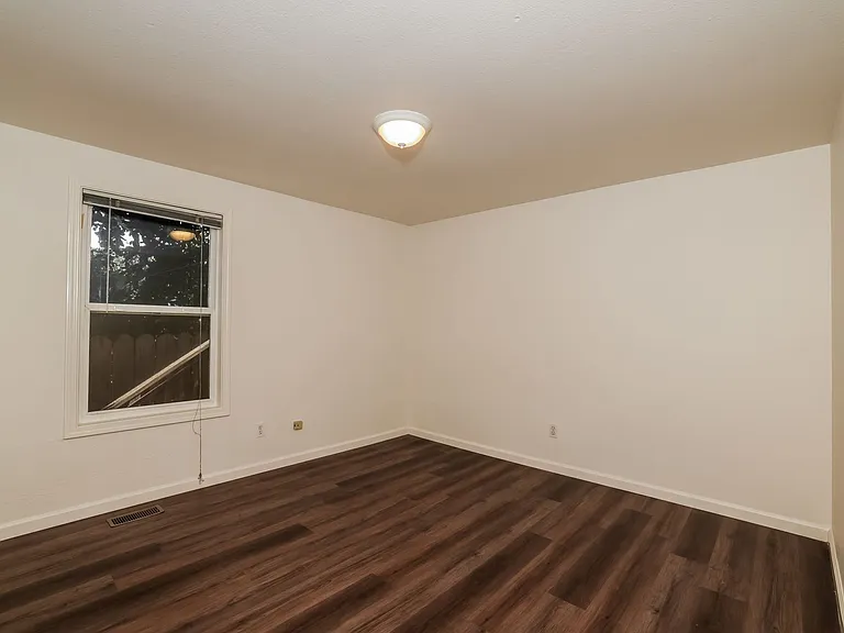 5851 Vallejo St #B — Photo 19