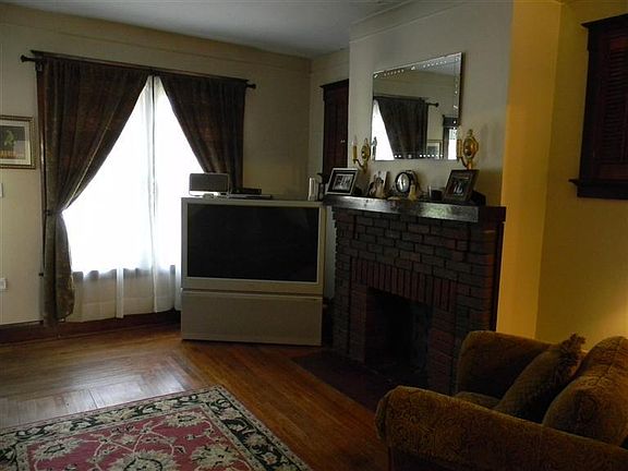 3rd image of 7913 Harrison Ave