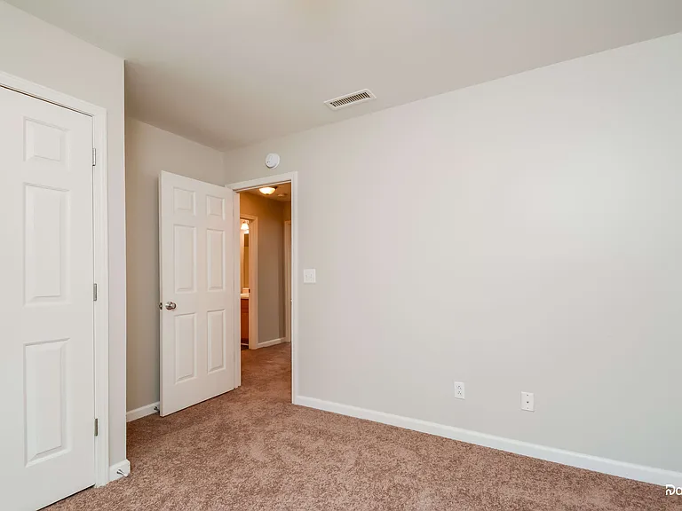 2870 Filbert St — Photo 7