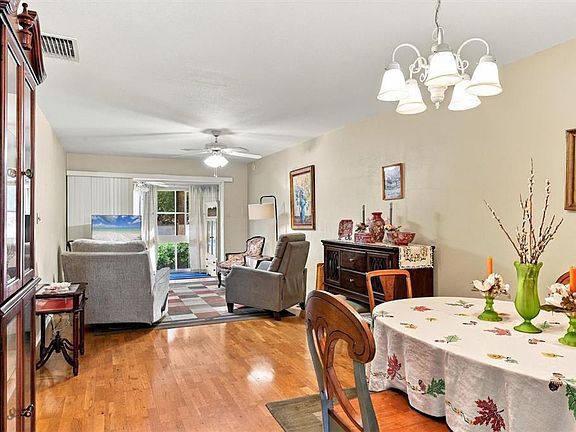 4th image of 3950 ROXANE BOULEVARD #3B