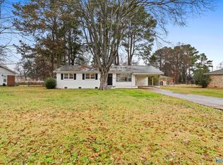 3608 Crestmore Ave NW, Huntsville, AL 35816