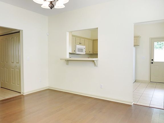 5th image of 325 Christman Dr