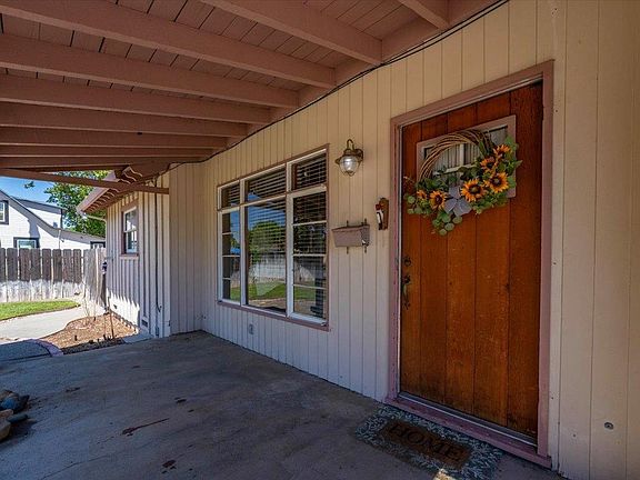 5th image of 818 Olive St