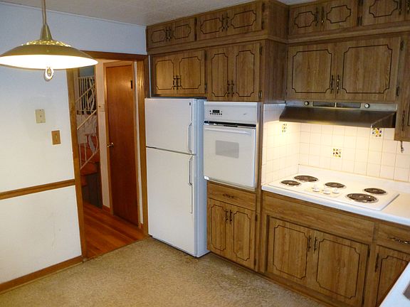 3rd image of 728 W Merle Ave