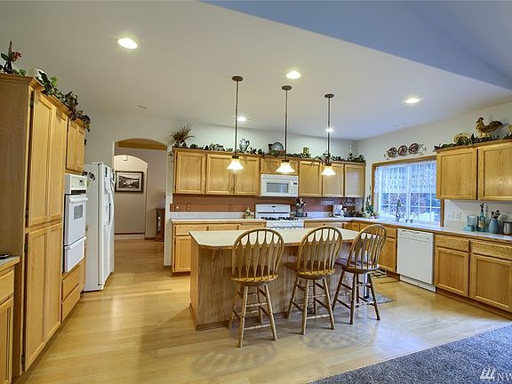 3rd image of 11911 67th Ave E