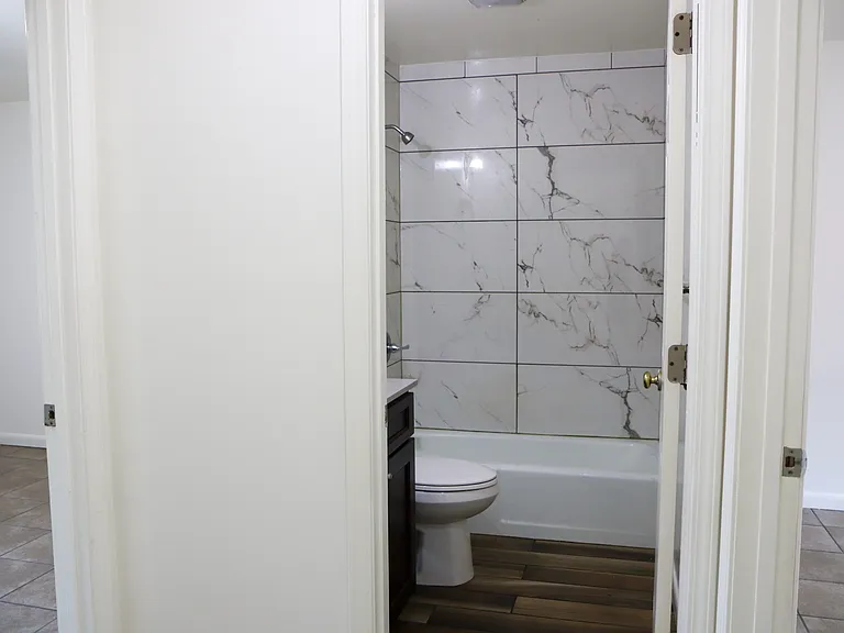 637 Farmington Pl #8 — Photo 9