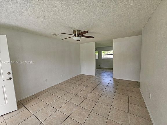 4th image of 2908 Anderson Dr
