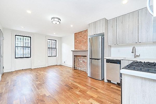 1st image of 838 Hancock St #1