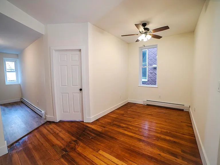 206 48th St #3 — Photo 13