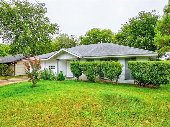 2nd image of 10011 Woodhaven Dr