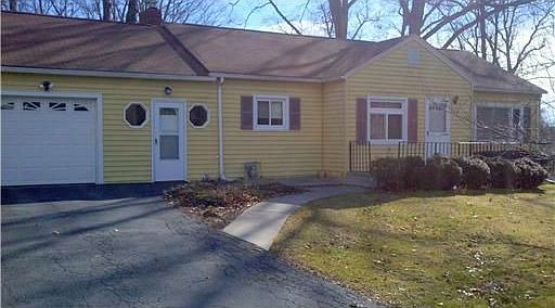 1st image of 32 Noel Dr