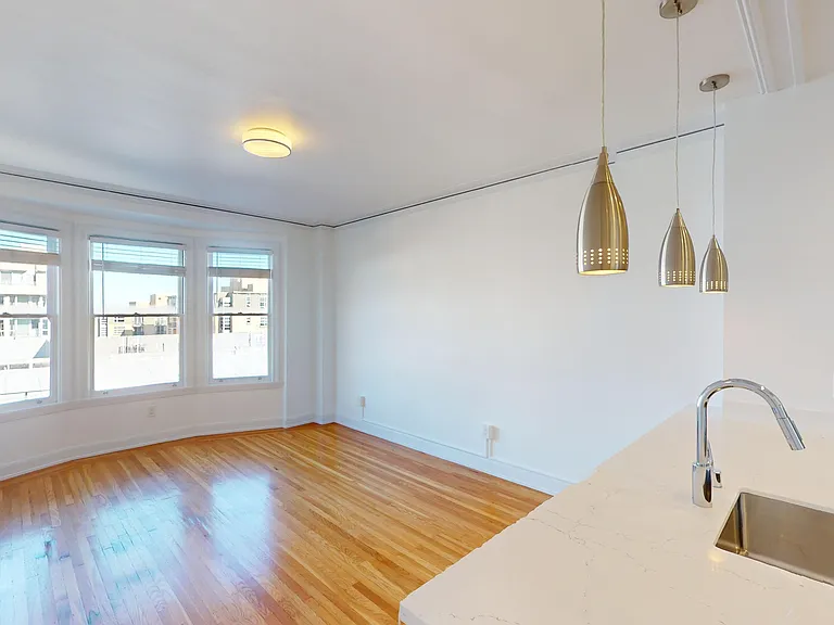 1840 Clay Street — Photo 2