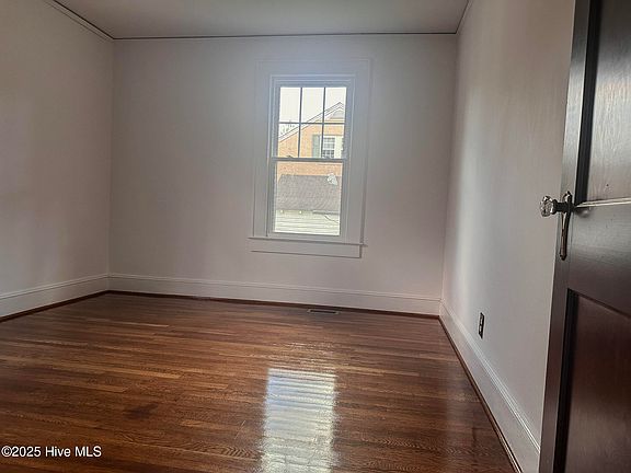 5th image of 202 E 17th Street