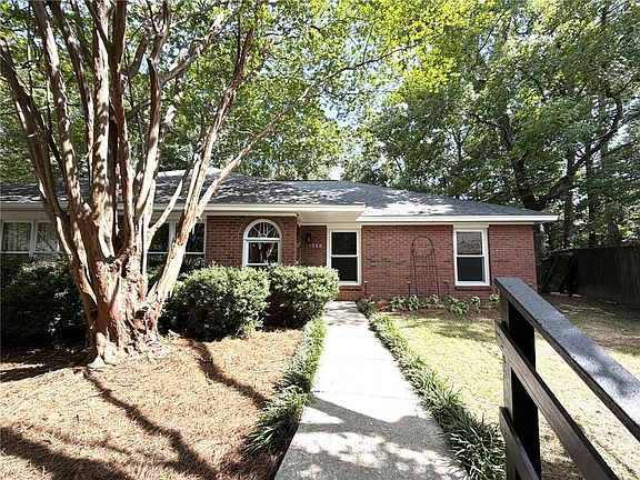 2nd image of 1398 Kurt Cir