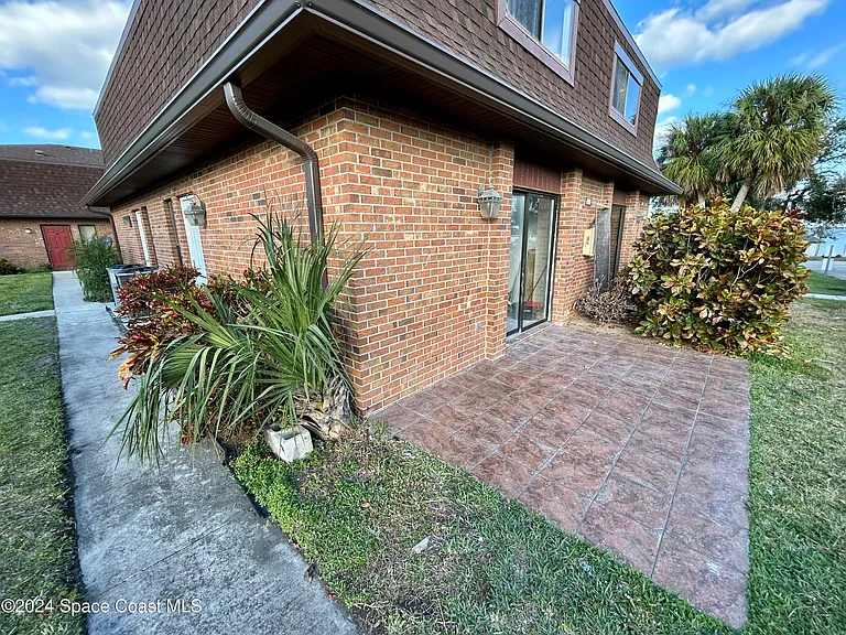 4714 Overlook Dr NE — Photo 4