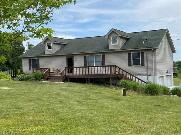 3170 Avalon Rd NW, Carrollton, OH 44615