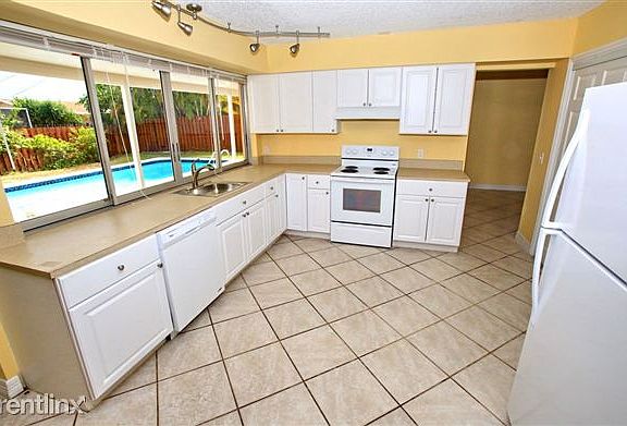 3rd image of 11850 NW 31st Pl