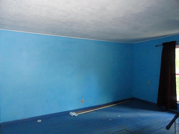 5th image of 110 N Cherry St