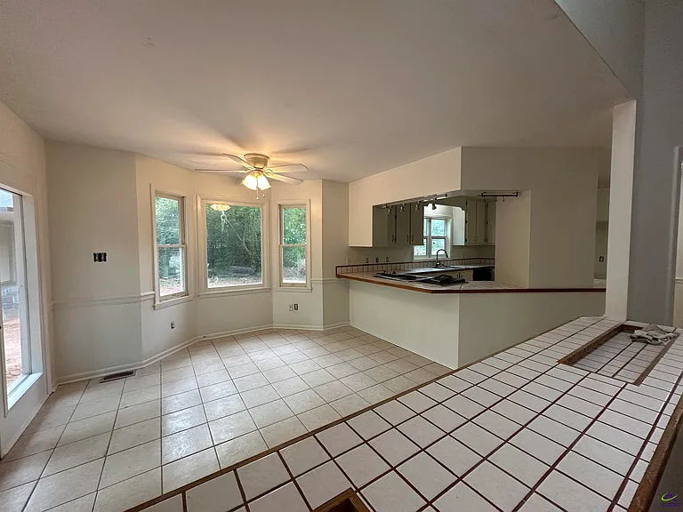 124 Glen Oaks Rd — Photo 4