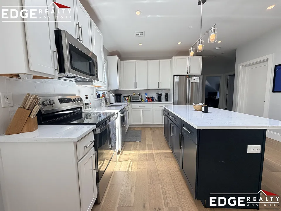 51 Fairbanks St #3