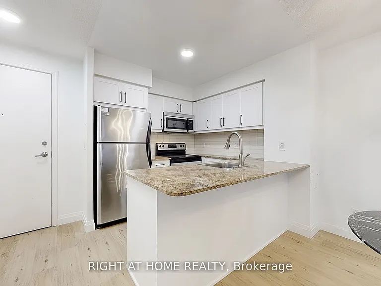 27 Rean Dr #605 — Photo 4