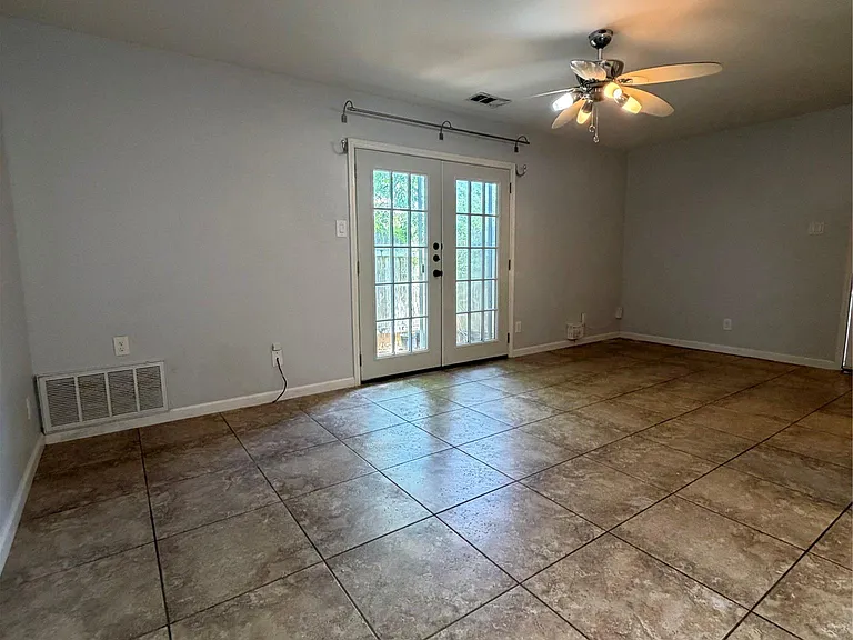 2303 Barton Village Cir #101 — Photo 5