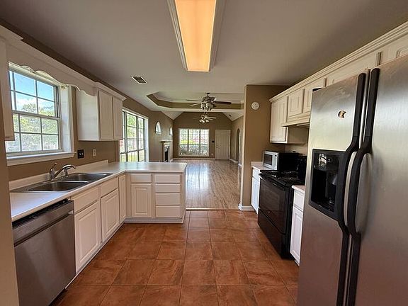 3rd image of 323 Camden Cove Cir