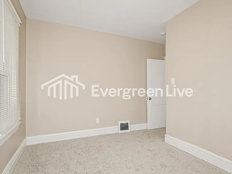 2440 Gothland Ave — Photo 10
