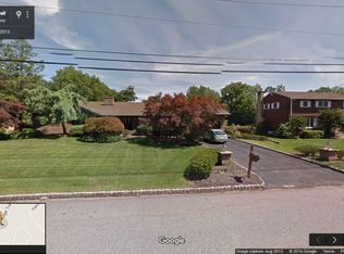 16 Liberty Ridge Trl, Totowa, NJ 07512