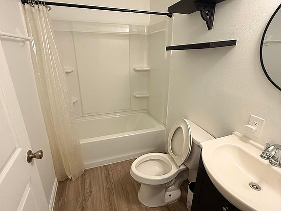 3rd image of 1643 Jaydell Cir