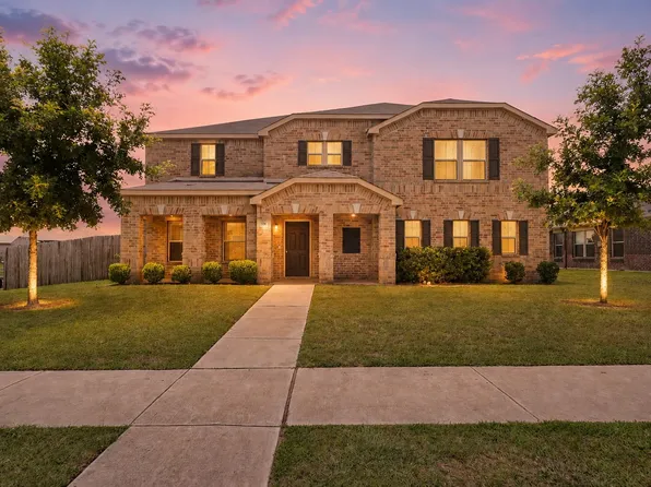 728 Snapdragon Ln, Desoto, TX 75115