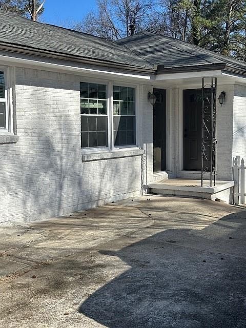 1st image of 118 N Woodland Dr