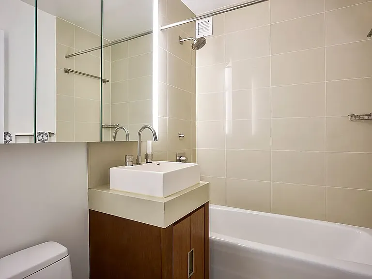 450 W 17th St #1006 — Photo 8