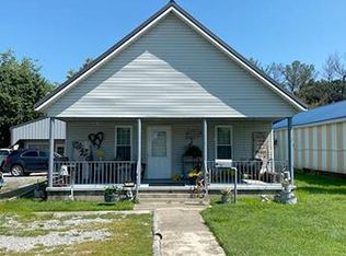 1215 W Main St, Fairfield, IL 62837