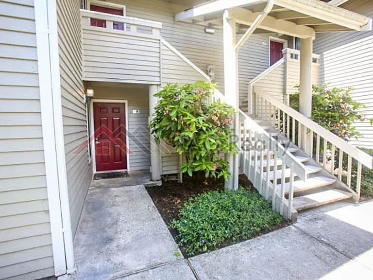 9009 Avondale Rd NE #E109 — Photo 4