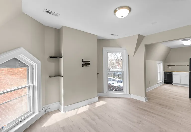1111 E Genesee St #3 — Photo 6