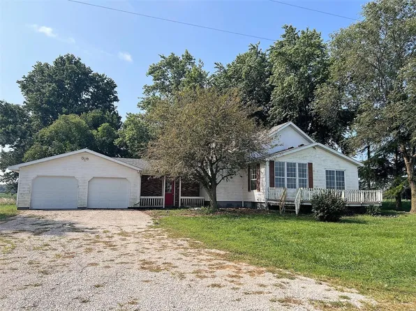 302 E 3100th Ave, Ramsey, IL 62080