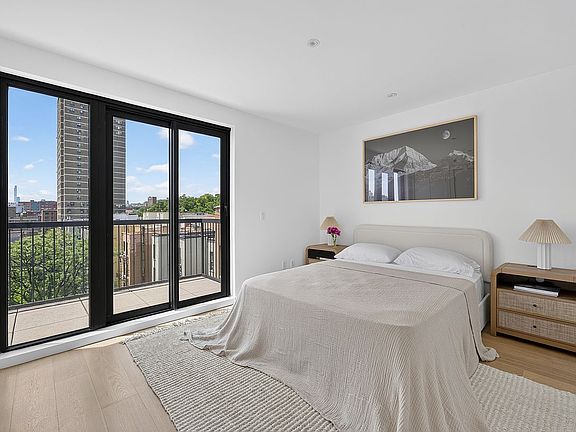 4th image of 308 W 133rd St #6A