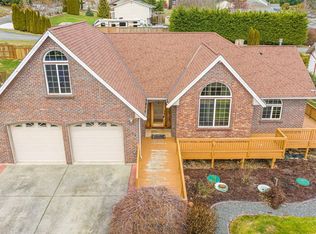 1068 Cascade Ln, Camano Island, WA
