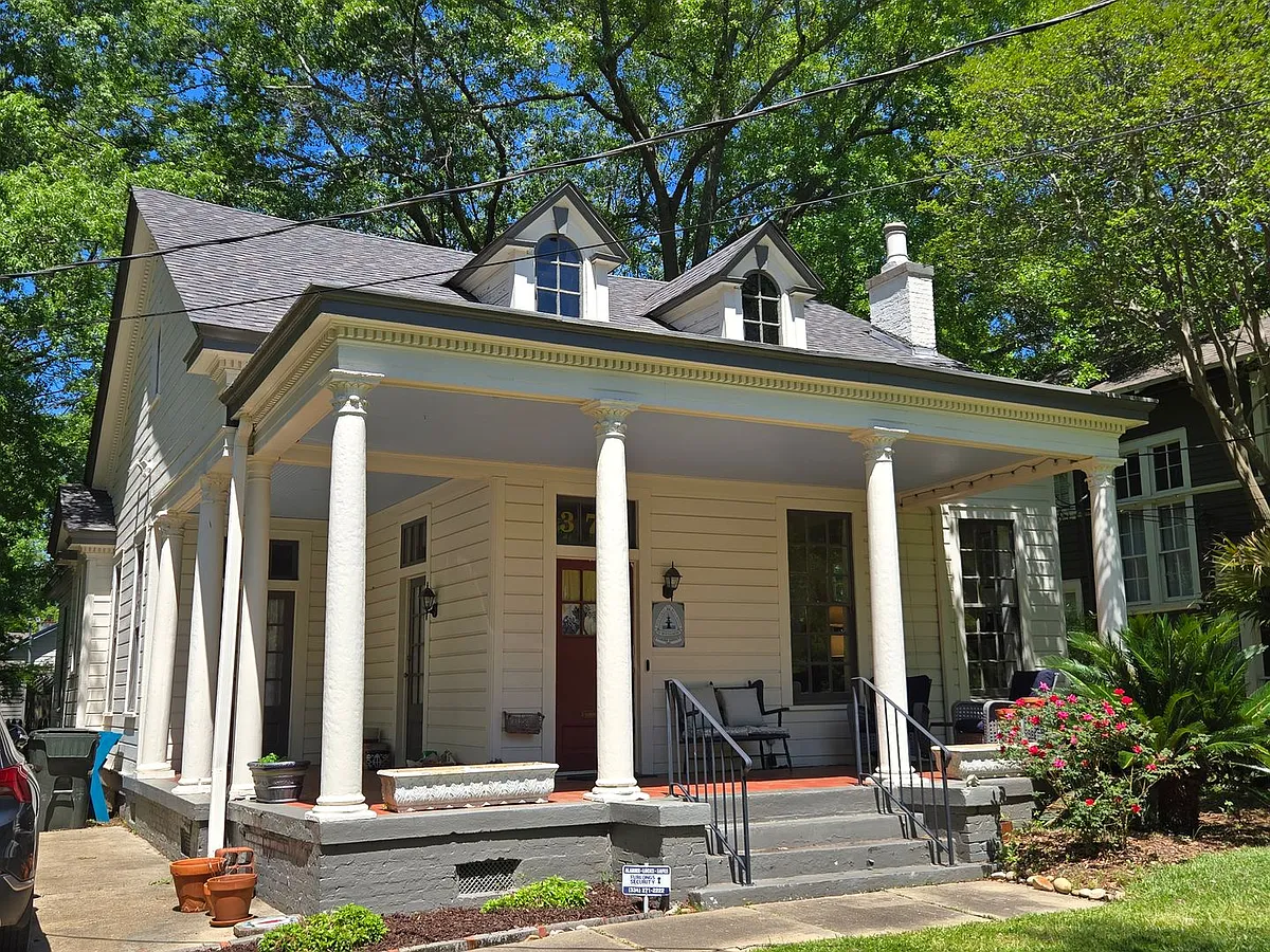 Building Photo - 379 Felder Ave